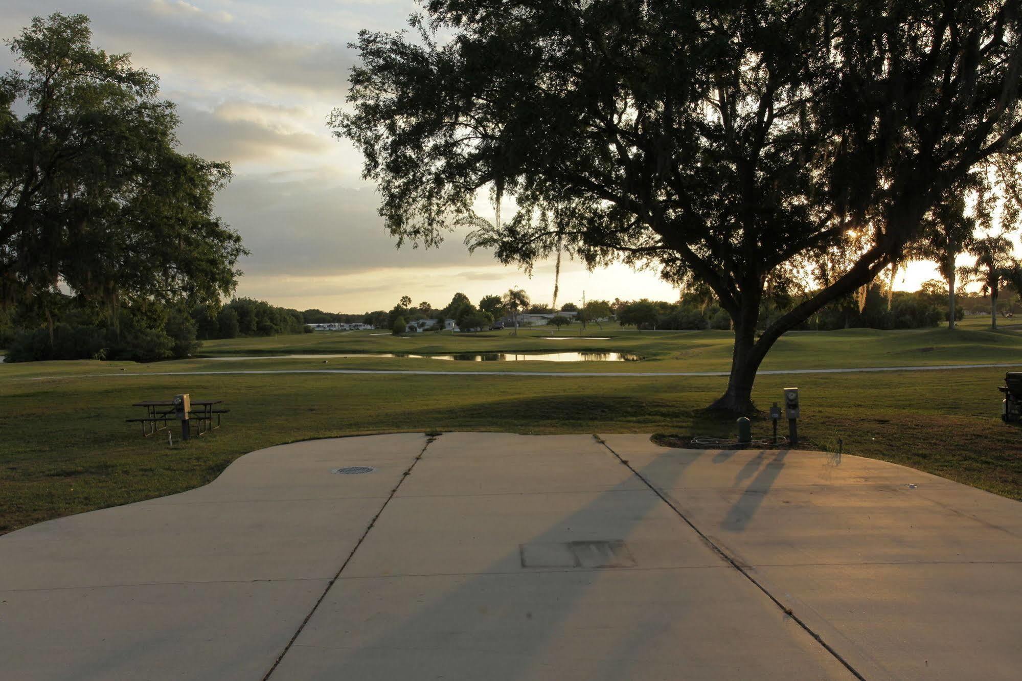 Clerbrook Golf & Rv Resort Caravan Park Clermont Luaran gambar